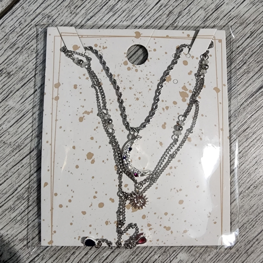 WELLDUNN Jewelry "Solune" Silver Sun and Moon Necklace Set
